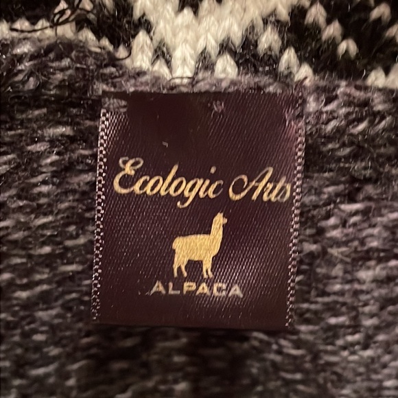 Ecologic Arts shrug, poncho, sweater combo. - Picture 13 of 14